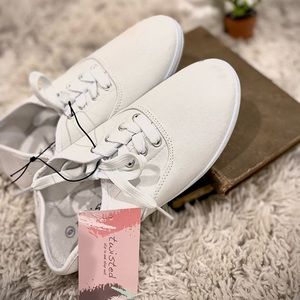 Twisted Tennis Shoes for Women, Low Rise, Lace Up Sneakers, White, 6